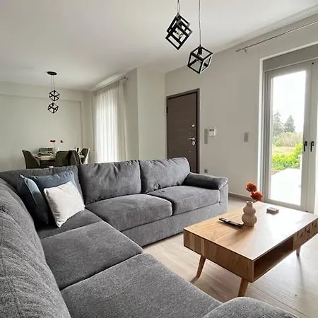 Luxury Family Near *