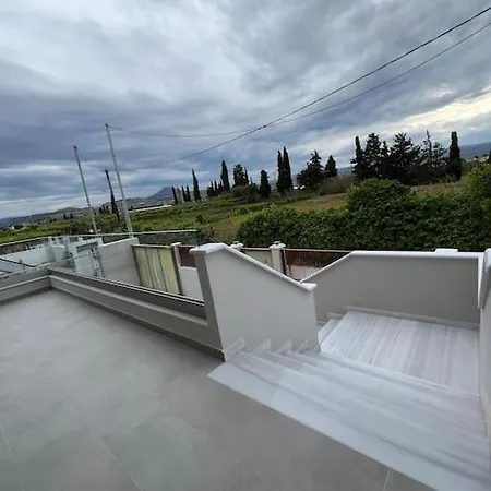 Maria Eirini Villa Lechaio