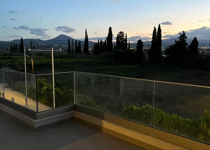 Maria Eirini Villa Léheo